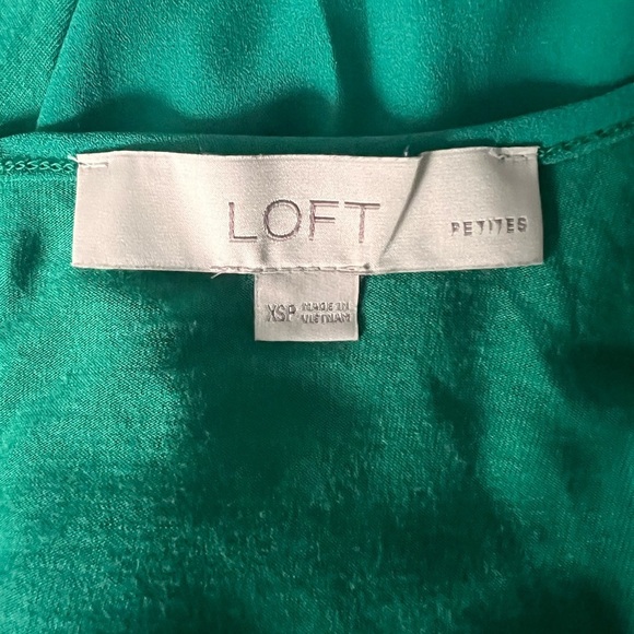 LOFT Green Bell Sleeve Blouse Relaxed Tiered Style - Picture 6 of 8